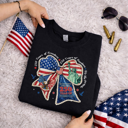 Patriotic Bow 250 Years of Freedom – USA Girls – Unisex T-Shirt Gildan / Comfort Colors / V-Neck / Hoodie / Sweatshirt