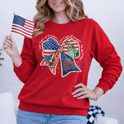 Patriotic Bow 250 Years of Freedom – USA Girls – Unisex T-Shirt Gildan / Comfort Colors / V-Neck / Hoodie / Sweatshirt