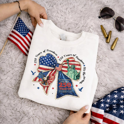 Patriotic Bow 250 Years of Freedom – USA Girls – Unisex T-Shirt Gildan / Comfort Colors / V-Neck / Hoodie / Sweatshirt